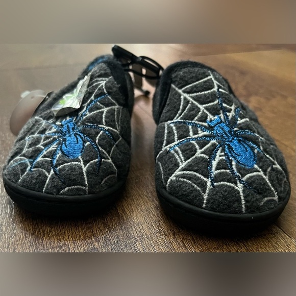 NWT baby toddler boy glow in the dark spider slippers Sz 5/6 - Picture 5 of 11